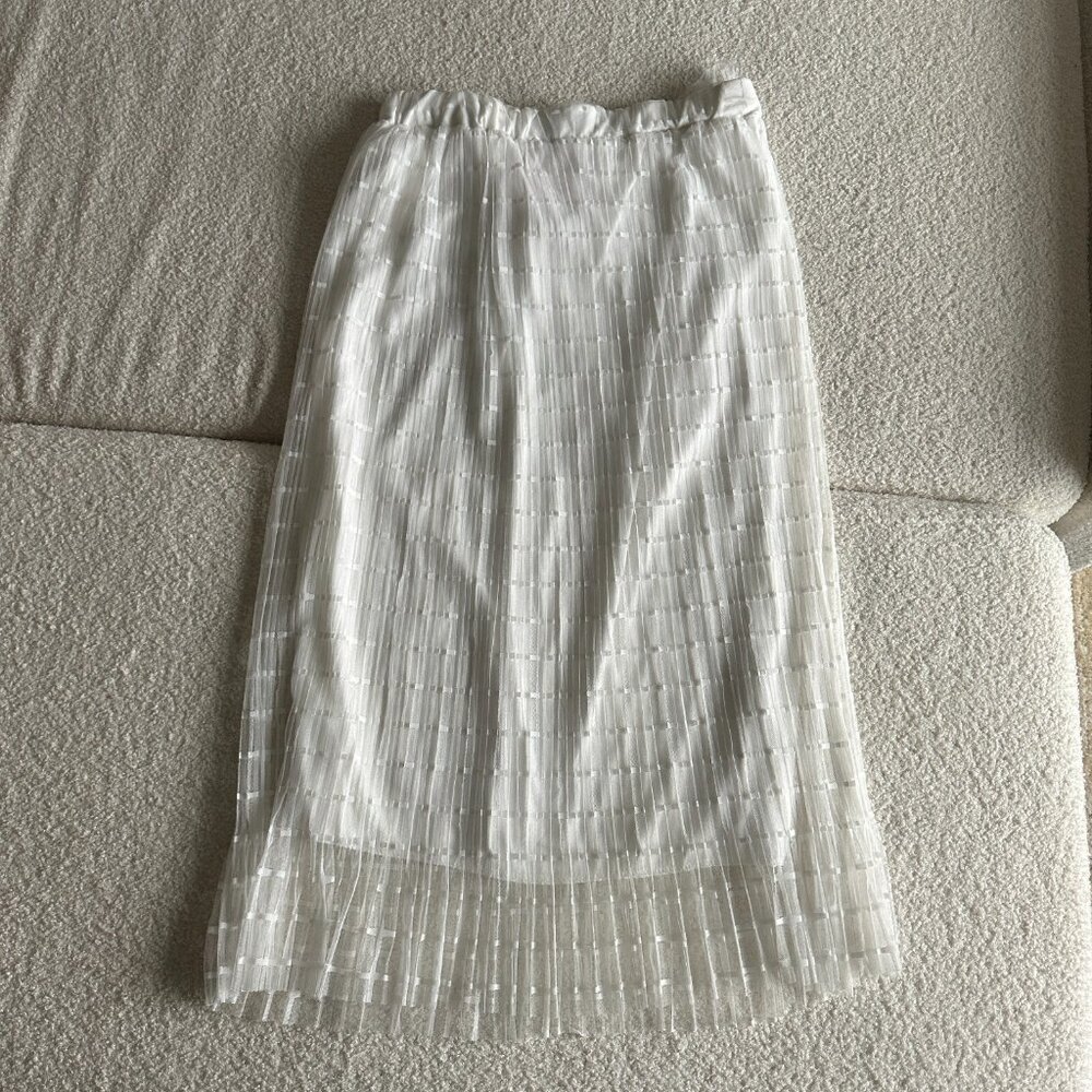 Metro Wear Women's lace skirt in white size M